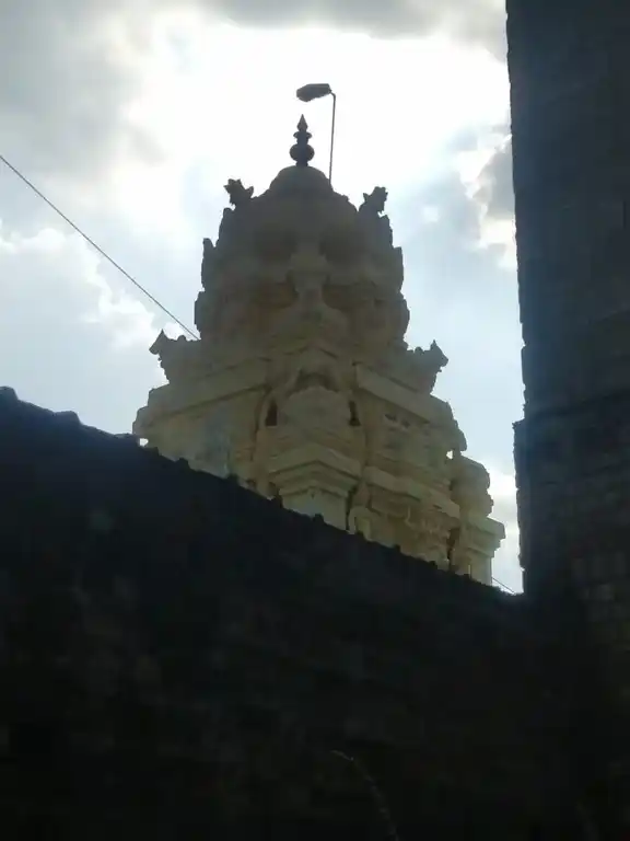 Arulmigu Kambaperumal Temple, Ulipuram - 636118 அருள்மிகு கம்பபெருமாள் திருக்கோயில், Ulipuram, Ulipuram - 636118, Salem - Ancient Temple Architecture and History Image 2
