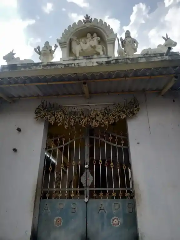 Arulmigu Kambaperumal Temple, Ulipuram - 636118 அருள்மிகு கம்பபெருமாள் திருக்கோயில், Ulipuram, Ulipuram - 636118, Salem - Ancient Temple Architecture and History Image 5