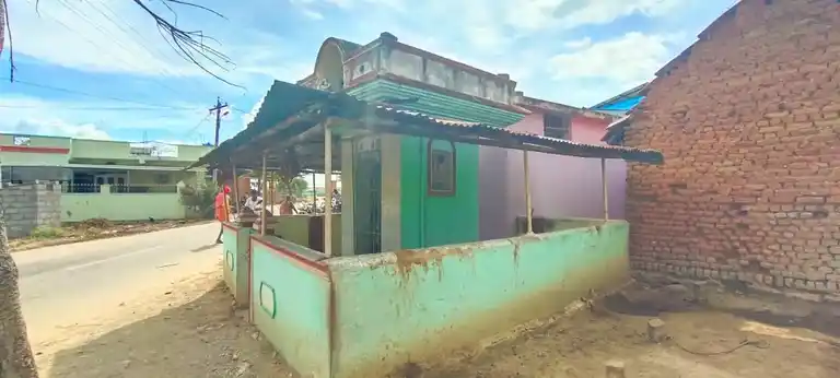 Arulmigu Kambath Aancheneyaswamy Temple, Avalapalli - 635109 அருள்மிகு கம்பத் ஆஞ்சநேயசாமி திருக்கோயில், Avalapalli - 635109, Krishnagiri - Ancient Temple Architecture and History Image 2