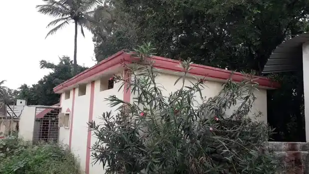 Arulmigu Kambath Anumantharaya Swami Temple, Kadathnapalli - 635113 அருள்மிகு கம்பத் அனுமந்தராயசாமி திருக்கோயில், Kadathnapalli - 635113, Krishnagiri - Ancient Temple Architecture and History Image 2