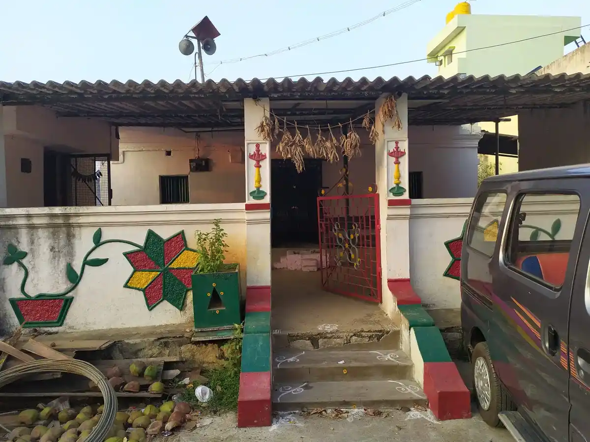 Arulmigu Kambath Anumantharaya Swamy Temple, Belagondapalli - 635114 அருள்மிகு கம்பத் அனுமந்தராயசாமி திருக்கோயில், Belagondapalli - 635114, Krishnagiri - Ancient Temple Architecture and History Image 2