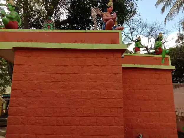 Arulmigu Kambath Anumantharaya Swamy Temple, Kalugondapalli - 635114 அருள்மிகு கம்பத் அனுமந்தராயசாமி திருக்கோயில், Kalugondapalli - 635114, Krishnagiri - Ancient Temple Architecture and History Image 3