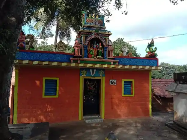 Arulmigu Kambath Anumantharaya Swamy Temple, Kalugondapalli - 635114 அருள்மிகு கம்பத் அனுமந்தராயசாமி திருக்கோயில், Kalugondapalli - 635114, Krishnagiri - Ancient Temple Architecture and History Image 4