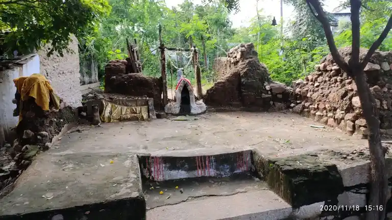 Arulmigu Kambathadi Perumal Temple, Utthappanayakkanur - 625537 கம்பத்தடி பெருமாள் திருக்கோயில், Utthappanayakkanur - 625537, Madurai - Ancient Temple Architecture and History Image 2