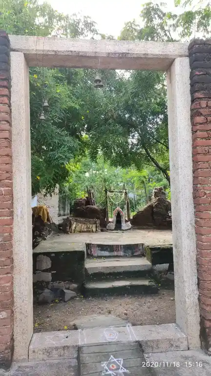 Arulmigu Kambathadi Perumal Temple, Utthappanayakkanur - 625537 கம்பத்தடி பெருமாள் திருக்கோயில், Utthappanayakkanur - 625537, Madurai - Ancient Temple Architecture and History Image 3