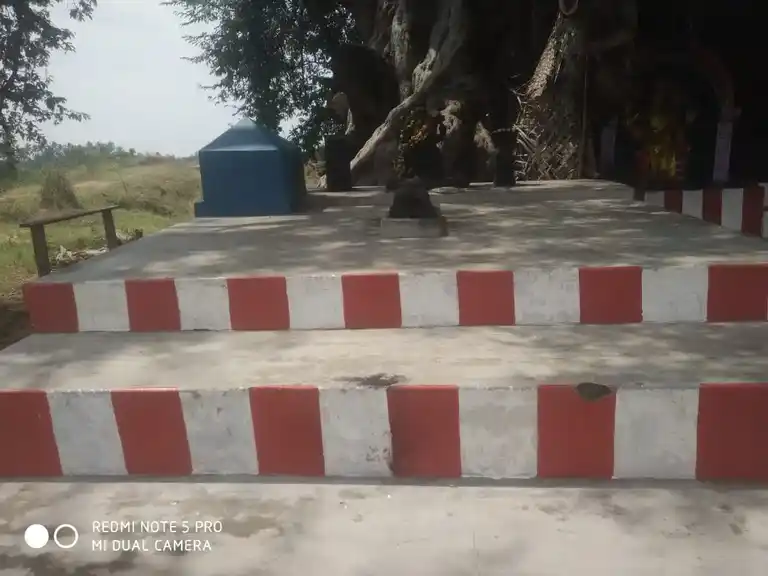 Arulmigu Kambu Kuthi Vinayagar Temple, R.Kombai - 624706 அருள்மிகு கம்புகுத்தி விநாயகர் கோயில், R.Kombai - 624706, Dindigul - Ancient Temple Architecture and History Image 2