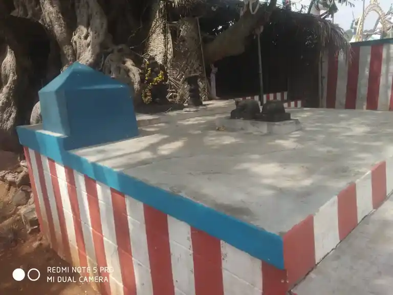 Arulmigu Kambu Kuthi Vinayagar Temple, R.Kombai - 624706 அருள்மிகு கம்புகுத்தி விநாயகர் கோயில், R.Kombai - 624706, Dindigul - Ancient Temple Architecture and History Image 4