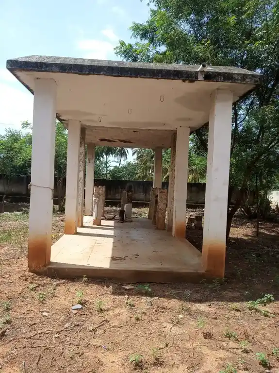 Arulmigu Kampalathar Malaikovil Temple, Thimmarasanayakanur - 625536 Arulmigu Kampalathar Malaikovil Temple, Thimmarasanayakanur - 625536, Theni - Ancient Temple Architecture and History Image 3