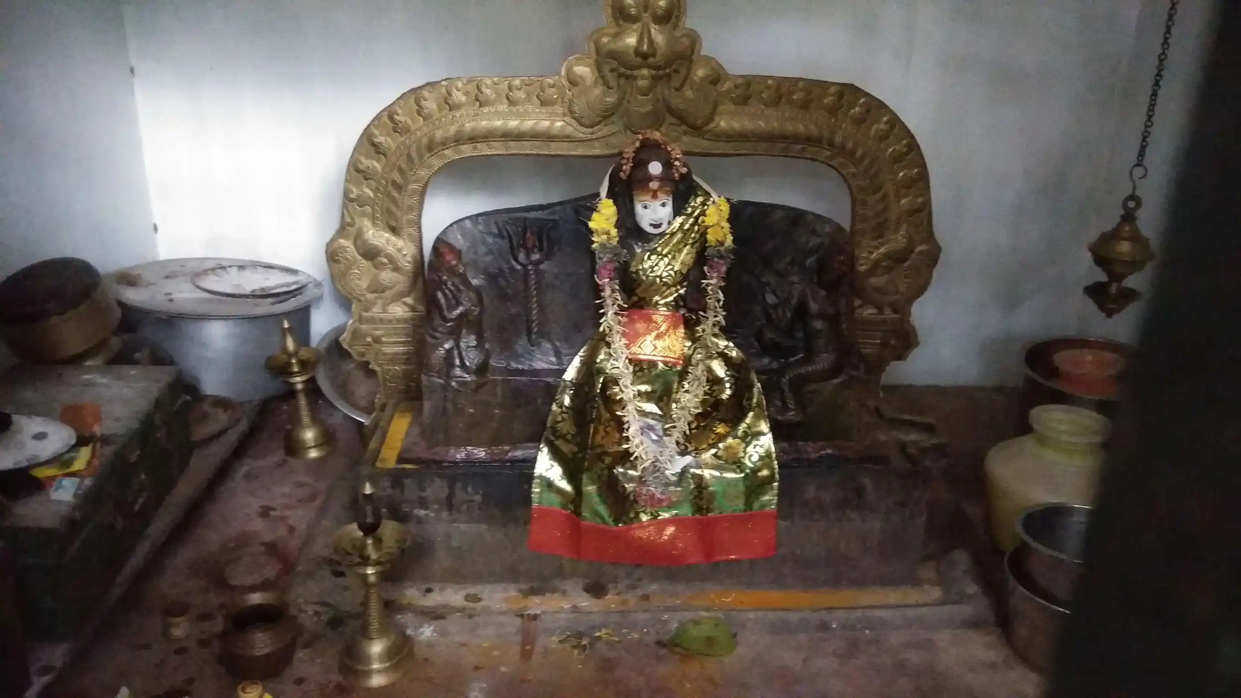 Arulmigu Kanaga Durgaiamman Kulakarai Kannimaar Temple, Vilvathampatti - 624617 அருள்மிகு பட்டாளம்மன் மற்றும் மதுரைவீரன்சாமி திருக்கோயில், Vilvathampatti - 624617, Dindigul - Ancient Temple Architecture and History Image 4