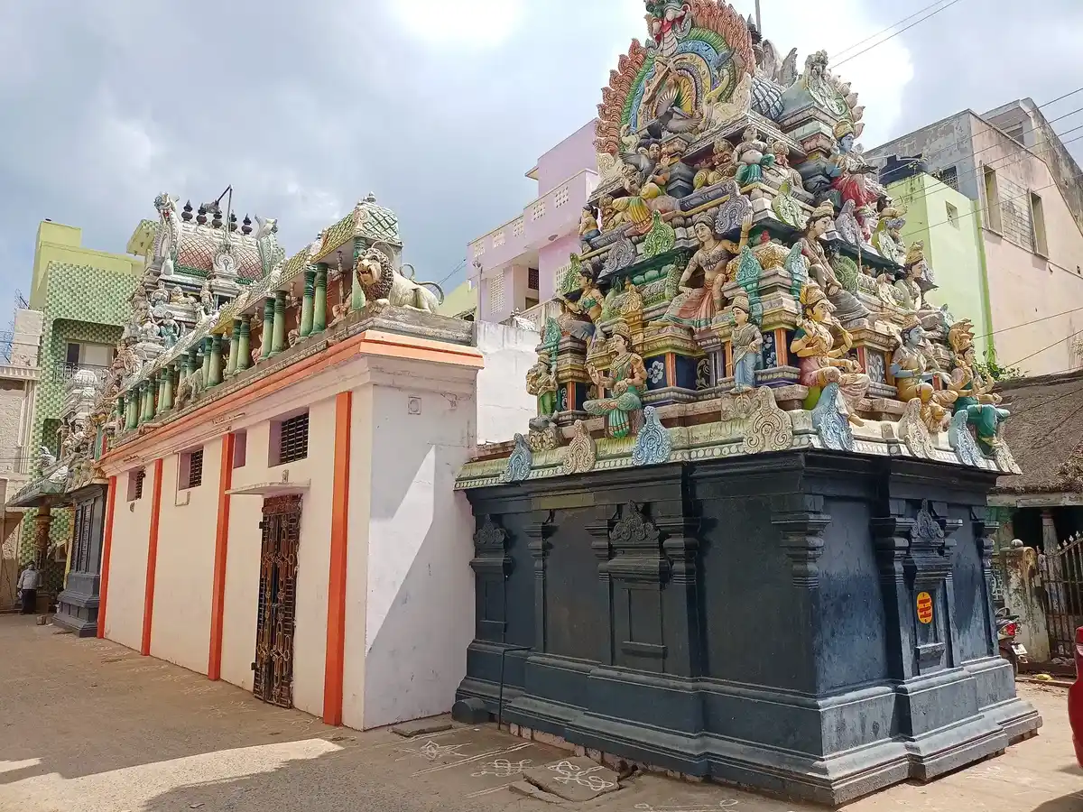 Arulmigu Kanagadurgai Amman Temple, Vellore - 632004 அருள்மிகு கனக துர்கையம்மன் திருக்கோயில், வேலூர் - 632004, Vellore - Ancient Temple Architecture and History Image 2
