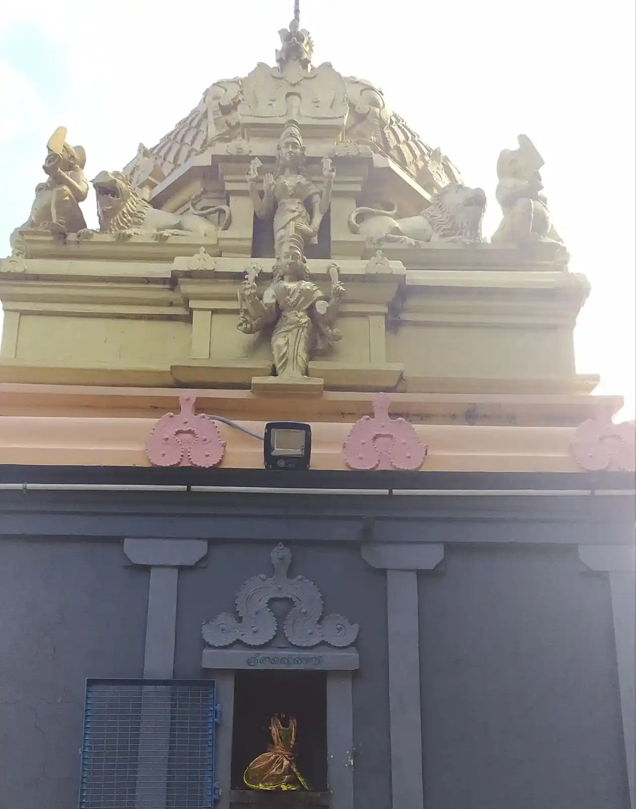 Arulmigu Kanagadurgaiamman Temple, Konerikuppam, Kancheepuram - 631502 அருள்மிகு கனகதுர்கை அம்மன் திருக்கோயில், கோனேரிக்குப்பம் கிராமம், காஞ்சிபுரம் - 631502, Kancheepuram - Ancient Temple Architecture and History Image 4