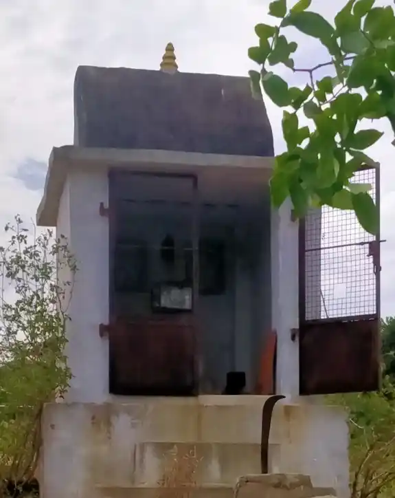 Arulmigu Kanavaimedu Murugan Temple, Veerappapatti - 624614 அருள்மிகு கணவாய்மேடு முருகன் திருக்கோயில், Veerappapatti - 624614, Dindigul - Ancient Temple Architecture and History Image 4