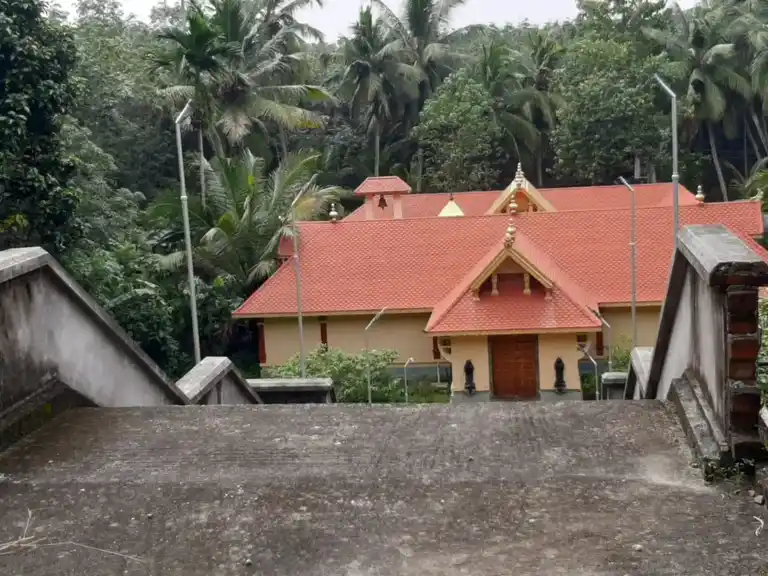 Arulmigu Kandansastha Temple, Ettakaveli, Kulasekaram - 629161 அருள்மிகு கண்டன் சாஸ்தா திருக்கோயில், Ettakaveli, Kulasekaram - 629161, Kanyakumari - Ancient Temple Architecture and History Image 2