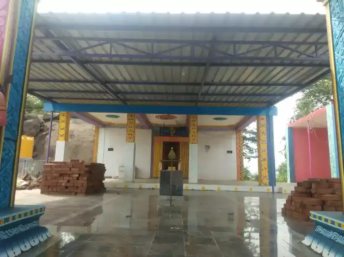 Arulmigu Kandharmalaivelmurugan Temple, Sundakkapatti - 635112 அருள்மிகு கந்தர்மலை வேல்முருகன் திருக்கோயில், சுண்டக்காப்பட்டி - 635112, Krishnagiri - Ancient Temple Architecture and History Image 4