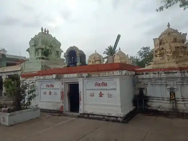 Arulmigu Kangatheeswarar And Vardharaja Perumal Temple, Chinnasalem - 606201 அருள்மிகு கங்காதீஸ்வரர் திருக்கோயில், சின்னசேலம் - 606201, Kallakurichi - Ancient Temple Architecture and History Image 4