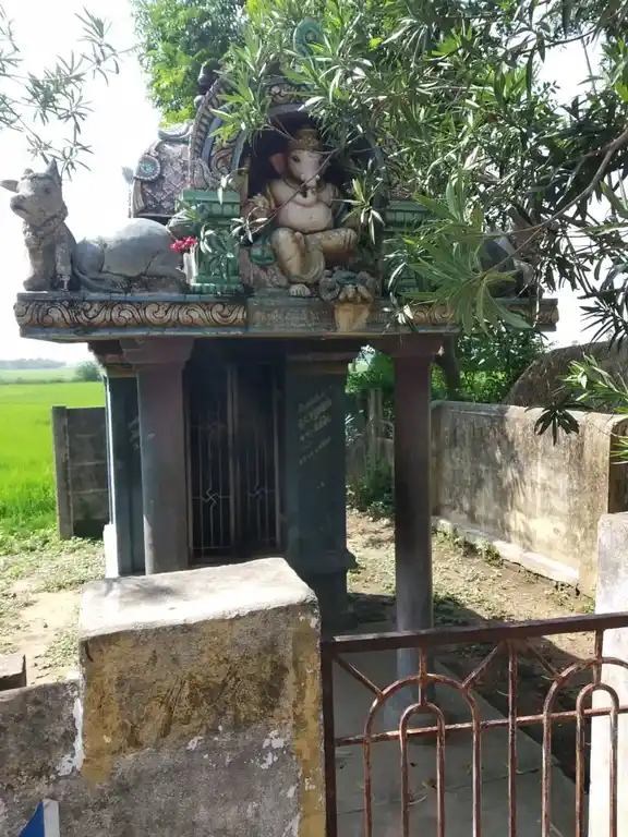 Arulmigu Kankodutha Vinayagar Temple, Alalasundram, Alalasundram - 609101 அருள்மிகு கண்கொடுத்த விநாயகர் திருக்கோயில், Alalasundram, Sirkazhi - 609101, Mayiladuthurai - Ancient Temple Architecture and History Image 5