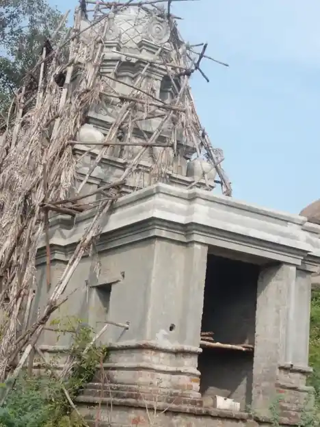Arulmigu Kannapiran Engira Kaalinganarthana Perumal Temple, Pudhusorathur - 604205 அருள்மிகு கண்ணபிரான் என்கிற காளிங்கநர்த்தனப்பெருமாள் திருக்கோயில், Pudhusorathur - 604205, Viluppuram - Ancient Temple Architecture and History Image 3