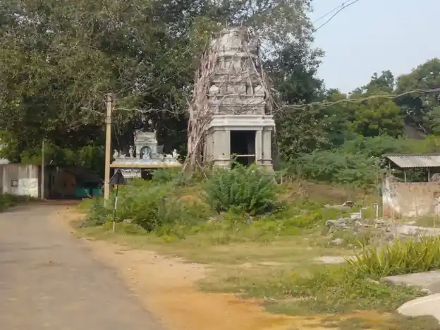 Arulmigu Kannapiran Engira Kaalinganarthana Perumal Temple, Pudhusorathur - 604205 அருள்மிகு கண்ணபிரான் என்கிற காளிங்கநர்த்தனப்பெருமாள் திருக்கோயில், Pudhusorathur - 604205, Viluppuram - Ancient Temple Architecture and History Image 6