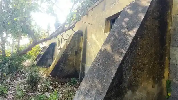 Arulmigu Kannayiramudayar Temple, Gurumanakkudi - 609117 அருள்மிகு கண்ணாயிரமுடையார் ஆலயம், Gurumanakkudi - 609117, Mayiladuthurai - Ancient Temple Architecture and History Image 10