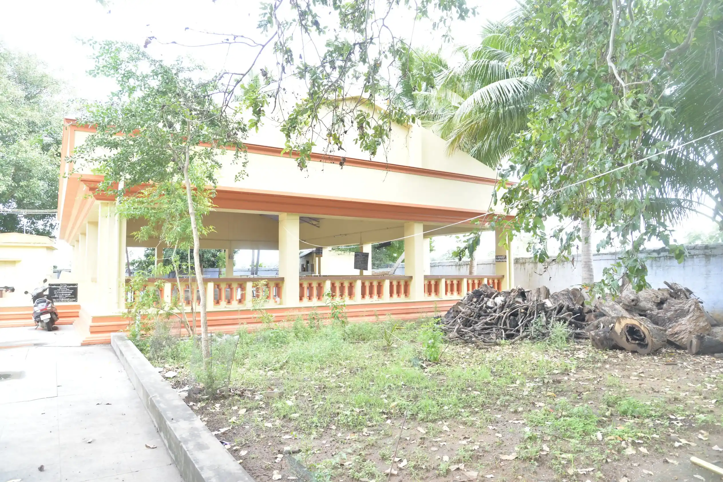 Arulmigu Kanneswaramudaiyar Temple, Veerapandi - 625534 அருள்மிகு கண்ணீஸ்வரமுடையார் திருக்கோயில், வீரபாண்டி - 625534, Theni - Ancient Temple Architecture and History Image 3