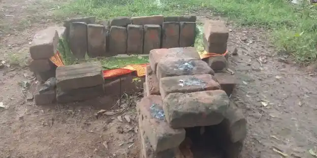 Arulmigu Kanniamman Temple, Vandurayanpattu - 608702 அருள்மிகு கன்னியம்மன் திருக்கோயில், Vandurayanpattu - 608702, Cuddalore - Ancient Temple Architecture and History Image 6