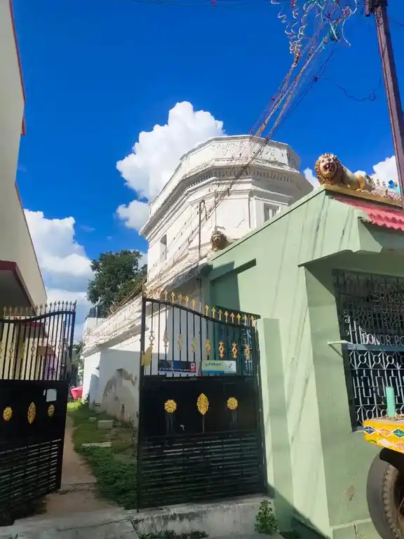 Arulmigu Kannigaparameswari Temple, Dhawlathapath - 635001 அருள்மிகு கன்னிகா பரமேஸ்வரி திருக்கோயில், Dhawlathapath - 635001, Krishnagiri - Ancient Temple Architecture and History Image 2