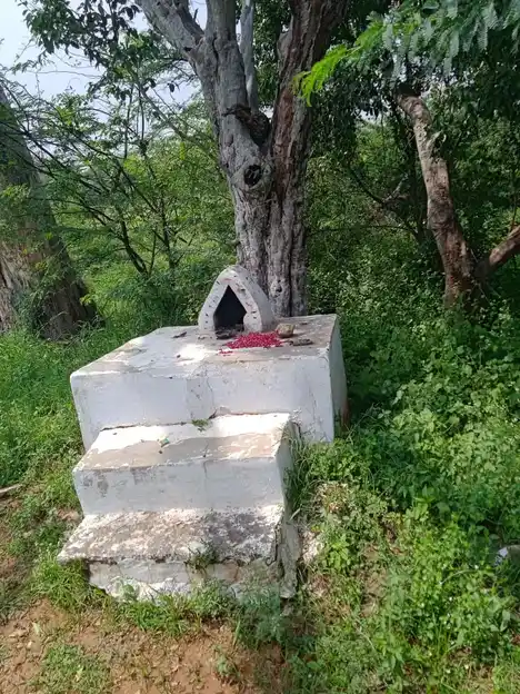 Arulmigu Kannimaar Temple, Kombaipatty - 624202 அருள்மிகு கன்னிமார் திருக்கோயில், Kombaipatty - 624202, Dindigul - Ancient Temple Architecture and History Image 4