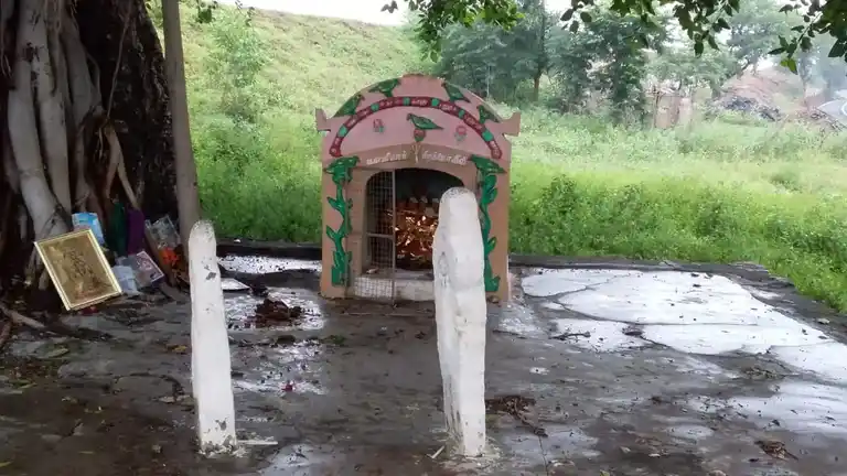 Arulmigu Kannimaar Temple, Kondapillaikulam - 624005 அருள்மிகு கொண்டபிள்ளைகுளம் கன்னிமார் திருக்கோயில், Kondapillaikulam - 624005, Dindigul - Ancient Temple Architecture and History Image 3