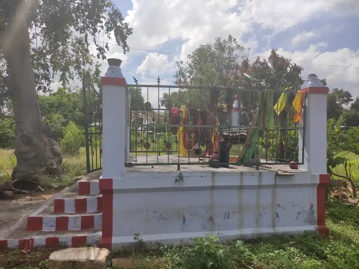 Arulmigu Kannimaar Temple, Malayagoundenpatty - 624201 அருள்மிகு கன்னிமார் திருக்கோயில், Malayagoundenpatty - 624201, Dindigul - Ancient Temple Architecture and History Image 3