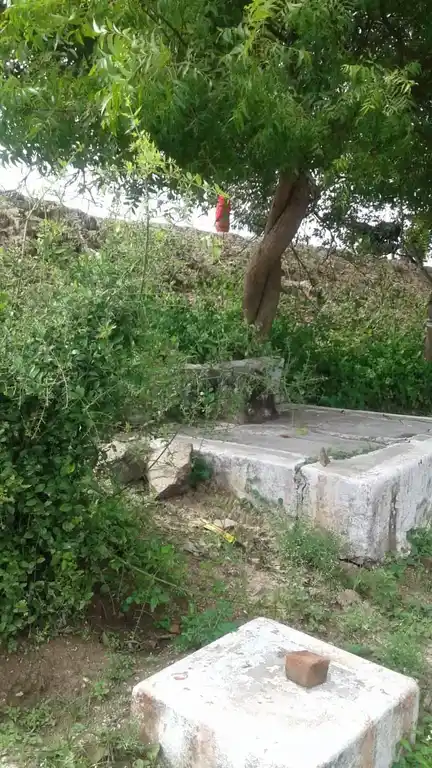 Arulmigu Kannimaar Temple, Melachokkanathapuram - 625582 அருள்மிகு கன்னிமார் திருக்கோயில், Melachokkanathapuram - 625582, Theni - Ancient Temple Architecture and History Image 4