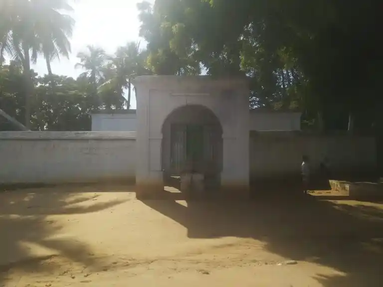 Arulmigu Kannimar Mariyamman Temple, Veerarakkiyam - 639114 அருள்மிகு கன்னிமார் மாரியம்மன் திருக்கோயில், Veerarakkiyam - 639114, Karur - Ancient Temple Architecture and History Image 2