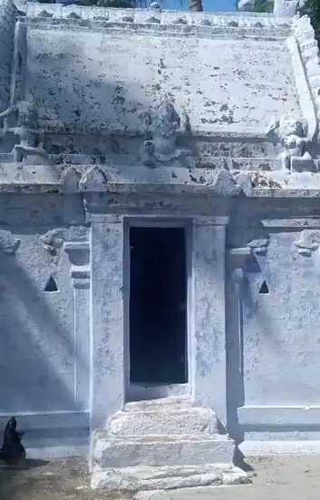 Arulmigu Kannimar Temple, Kampuliyampatti, Chinnamarudur - 638106 அருள்மிகு கன்னிமார் திருக்கோயில், Chinnamarudur - 638106, Tiruppur - Ancient Temple Architecture and History Image 2