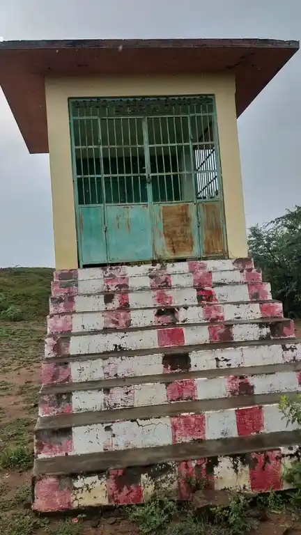 Arulmigu Kannimar Temple, Kattakaruppanpatti - 625535 அருள்மிகு கன்னிமார் திருக்கோயில், Kattakaruppanpatti - 625535, Madurai - Ancient Temple Architecture and History Image 4