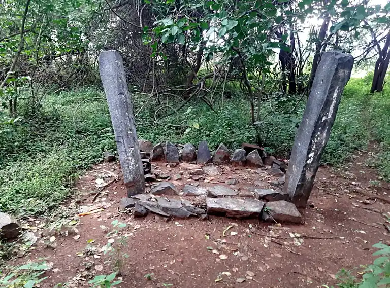 Arulmigu Kannimar Temple, Rajakkapatti - 625503 அருள்மிகு கன்னிமார் திருக்கோயில், Rajakkapatti, Rajakkapatti - 625503, Madurai - Ancient Temple Architecture and History Image 4