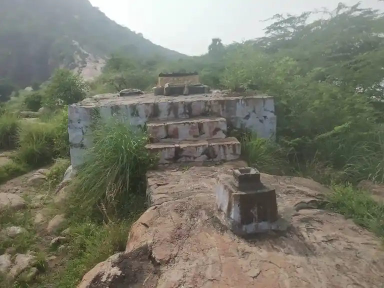 Arulmigu Kannimar Temple, Thevankurichi - 625703 அருள்மிகு கன்னிமார் திருக்கோவில், Thevankurichi - 625703, Madurai - Ancient Temple Architecture and History Image 2