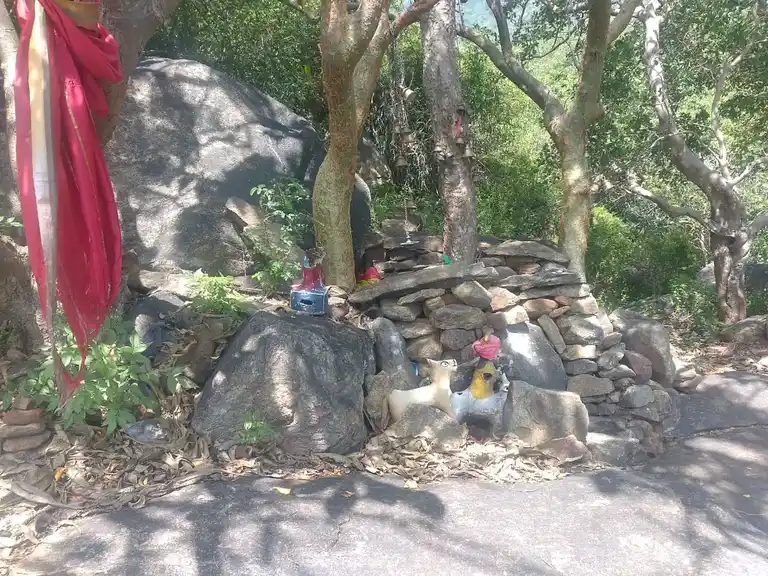 Arulmigu Kannimar Temple, Thoittamudayampatti - 637409 அருள்மிகு கன்னிமார் திருக்கோயில், Thoittamudayampatti - 637409, Namakkal - Ancient Temple Architecture and History Image 2