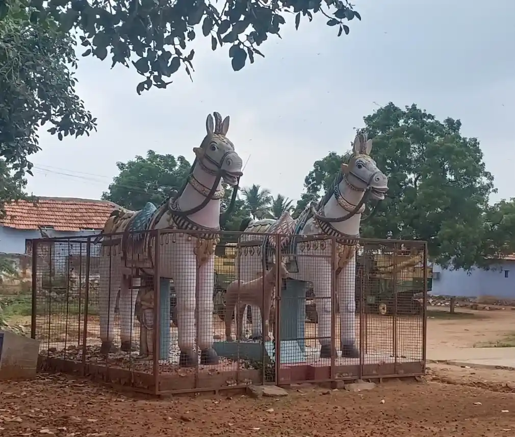 Arulmigu Kanninayaki, Karupannaswamy Temple, Pungamuthur - 624617