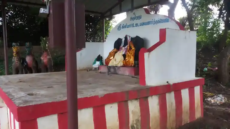 Arulmigu Kannudaiya Ayyanar Temple, Navithanusilankulam - 630554 அருள்மிகு. கண்ணுடைய அய்யனார் திருக்கோயில், Navithanusilankulam, Navithanusilankulam - 630554, Sivagangai - Ancient Temple Architecture and History Image 3