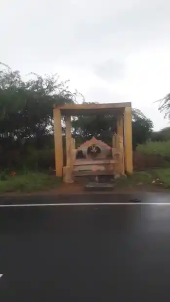 Arulmigu Kannudaiya Ayyanar Temple, Uparikulam - 630561 அருள்மிகு கண்ணுடைய அய்யனார் திருக்கோயில், Uparikulam - 630561, Sivagangai - Ancient Temple Architecture and History Image 2
