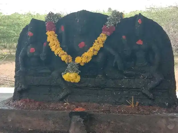 Arulmigu Kannudaiya Ayyanar Temple, Usilankulam - 630554
