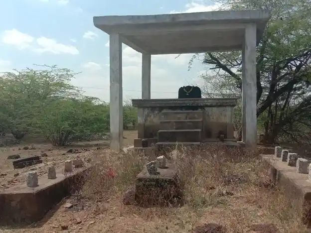 Arulmigu Kannudaiya Ayyanar Temple, Usilankulam - 630554 அருள்மிகு. கண்ணுடைய அய்யனார் திருக்கோயில், Usilankulam - 630554, Sivagangai - Ancient Temple Architecture and History Image 2