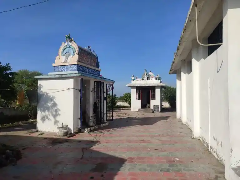 Arulmigu Kannudaiya Nayaki Amman Temple, Perunaavalur - 614618 Arulmigu Kannudaiya Nayaki Amman Temple, Perunaavalur - 614618, Pudukkottai - Ancient Temple Architecture and History Image 3