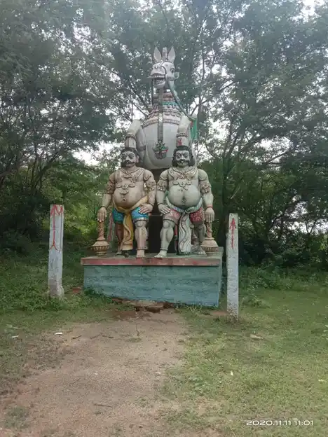 Arulmigu Karadikkutti Karuppanasamy Temple, Valaicheripatti - 625103 அருள்மிகு கரடிகுட்டு கருப்பணசாமி திருக்கோயில், Valaicheripatti - 625103, Madurai - Ancient Temple Architecture and History Image 2