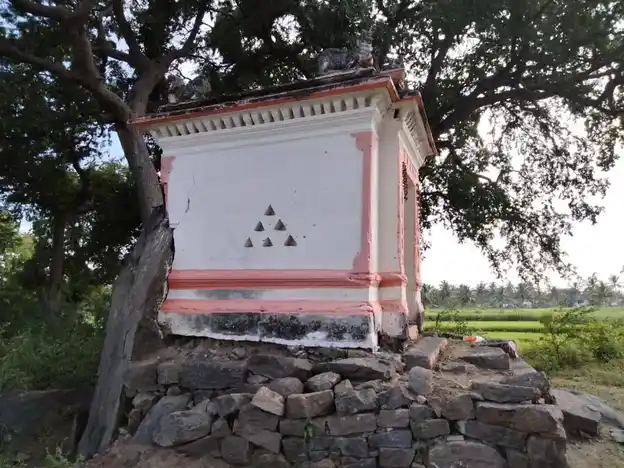 Arulmigu Karaga Selliyamman Temple, Bathalahalli - 636808 அருள்மிகு கரக செல்லியம்மன் திருக்கோயில், Bathalahalli - 636808, Dharmapuri - Ancient Temple Architecture and History Image 3