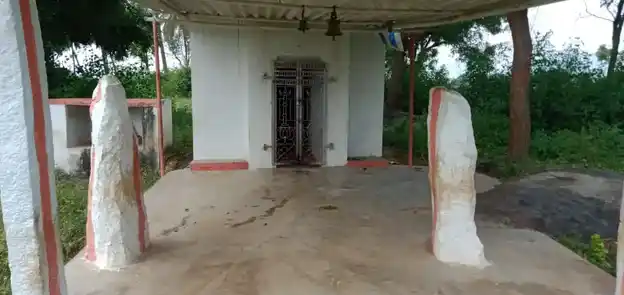 Arulmigu Karaga Selliyamman Temple, V Mutthur - 635808 அருள்மிகு தேடுகரகம் திருக்கோயில், V Mutthur - 635808, Dharmapuri - Ancient Temple Architecture and History Image 2