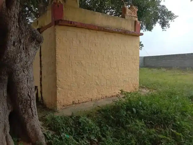 Arulmigu Karagadevar Temple, Gooliganappalli - 635103 Arulmigu Karagadevar Temple, Gooliganappalli - 635103, Krishnagiri - Ancient Temple Architecture and History Image 3