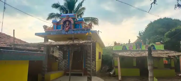 Arulmigu Karagadevar Temple, Karupallle - 635103 அருள்மிகு கரக தேவர் திருக்கோயில், Karupallle - 635103, Krishnagiri - Ancient Temple Architecture and History Image 2