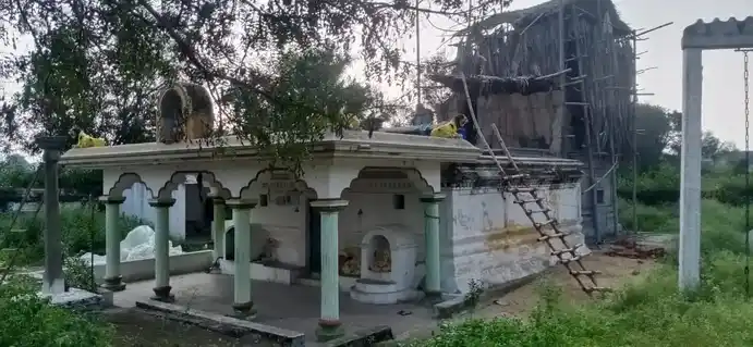 Arulmigu Karagakaaniyamman Temple, Ettipatti - 636902 அருள்மிகு கரககானியம்மன் திருக்கோயில், எட்டிப்பட்டி - 636902, Dharmapuri - Ancient Temple Architecture and History Image 4