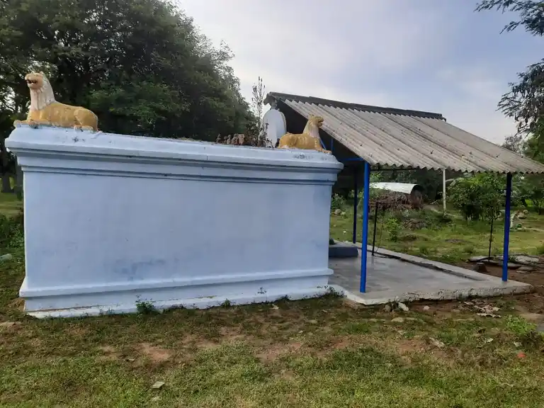 Arulmigu Karagaselliamman Temple, Chinnapangunatham - 636803 அருள்மிகு கரக செல்லியம்மன் திருக்கோயில், Chinnapangunatham - 636803, Dharmapuri - Ancient Temple Architecture and History Image 2