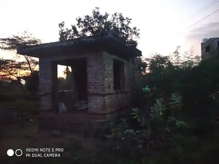 Arulmigu Karagaselliamman Temple, Vengapalli - 636810 Arulmigu Karagaselliamman Temple, Vengapalli - 636810, Dharmapuri - Ancient Temple Architecture and History Image 2